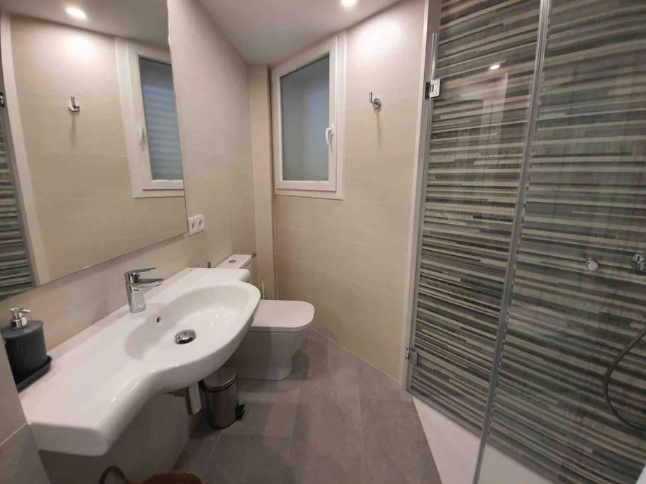 Piso Nuevo, Pk Pequeno Y A 5 Min De La Playa Caminando Apartment Cadaques Ngoại thất bức ảnh