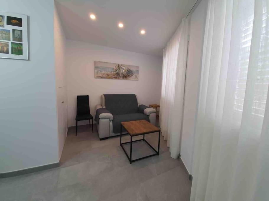Piso Nuevo, Pk Pequeno Y A 5 Min De La Playa Caminando Apartment Cadaques Ngoại thất bức ảnh