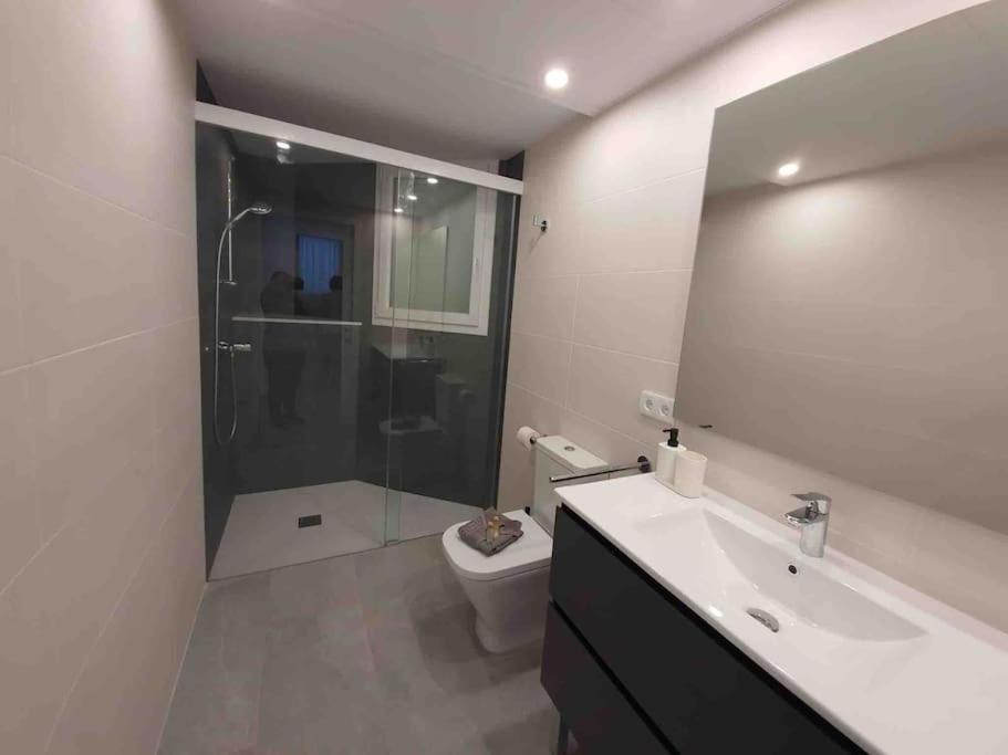 Piso Nuevo, Pk Pequeno Y A 5 Min De La Playa Caminando Apartment Cadaques Ngoại thất bức ảnh